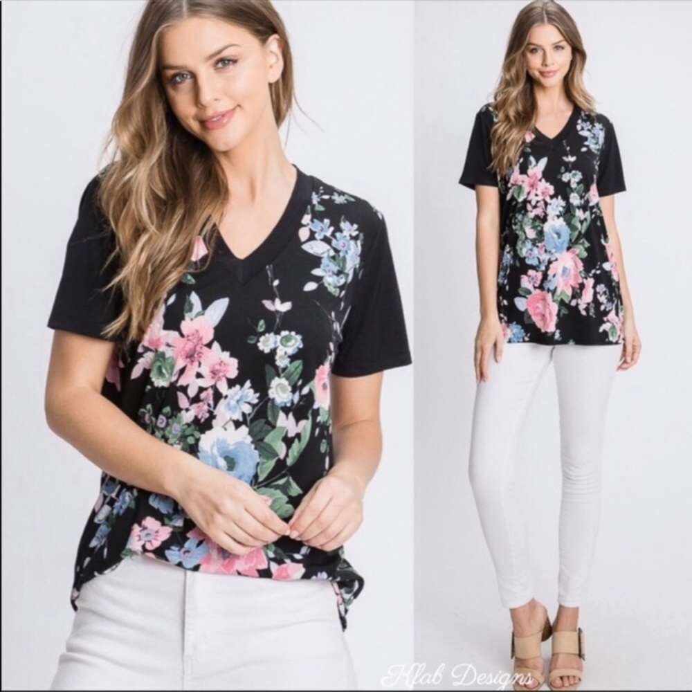 Black short sleeve V-neck top with pastel flowers pink blue green Size Small